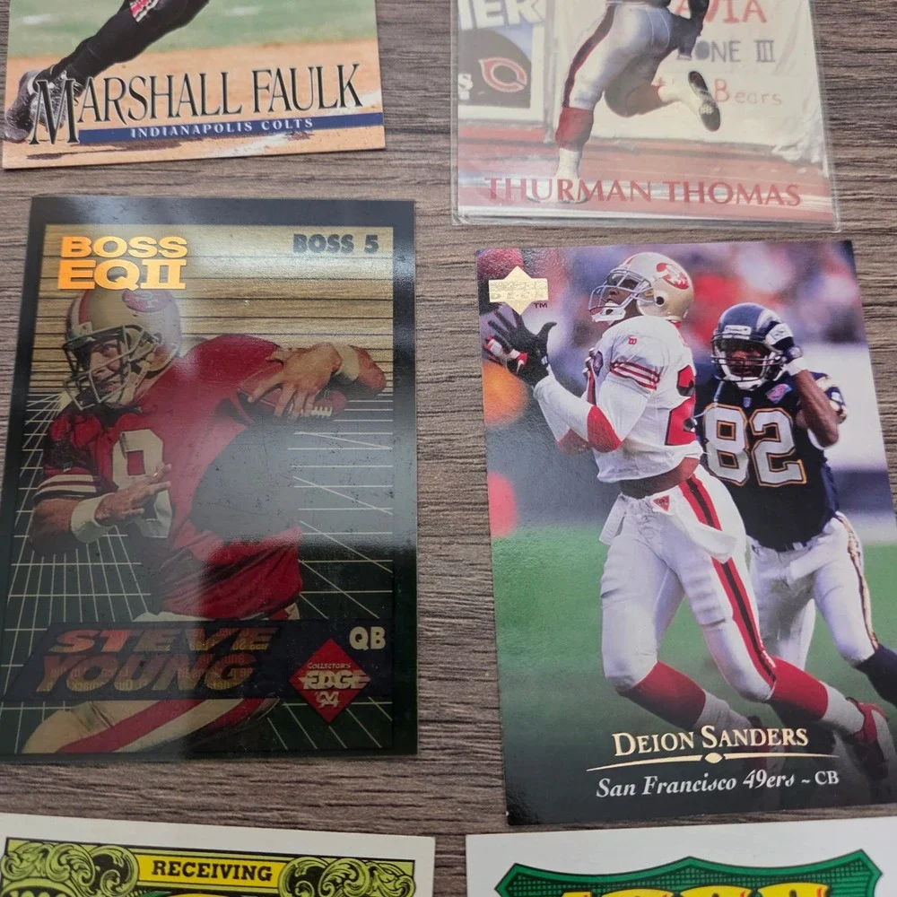 Vintage NFL Football Cards Lot #1 of 25 Montana, S.Young  D.Sanders Jerry Rice
